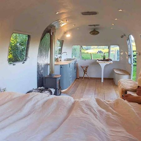 Airstream, Vintage American Caravan & Hottub Ashburton Exterior photo